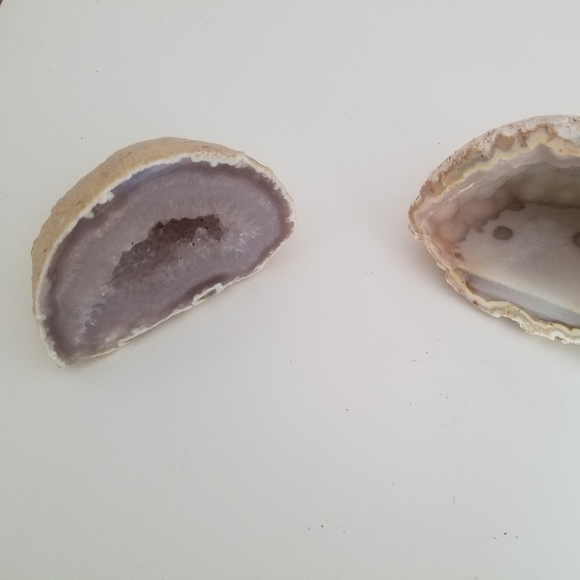 Beautiful Crystal cracked stone - Picture 2 of 3